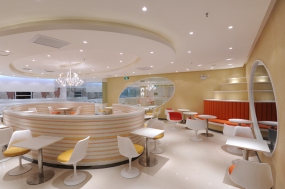 甜品店空間設(shè)計(jì)效果圖
