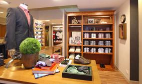 服裝店裝修效果圖黑白風格