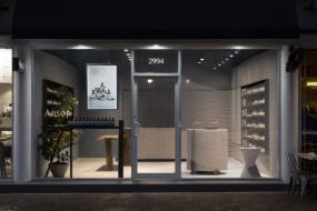 簡(jiǎn)約美式風(fēng)格小化妝品店裝修效果圖