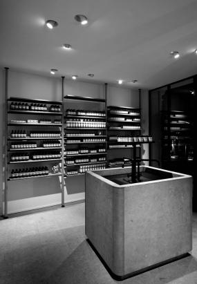 溫馨化妝品店內(nèi)裝飾畫裝修效果圖片