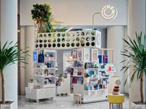 商場(chǎng)化妝品店裝修風(fēng)格效果圖片