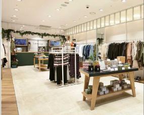 時(shí)尚女服裝店門(mén)面裝修實(shí)景圖大全
