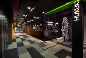 最新科技公司辦公室裝飾實(shí)景圖