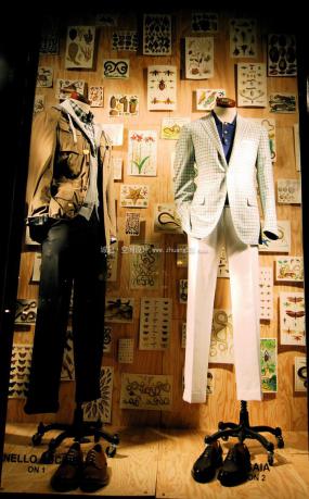 服裝店櫥窗設(shè)計裝修效果圖片