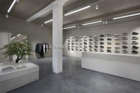 最新男裝店內(nèi)設(shè)計裝飾效果圖片