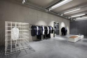 最新男裝店內(nèi)設(shè)計裝修圖片