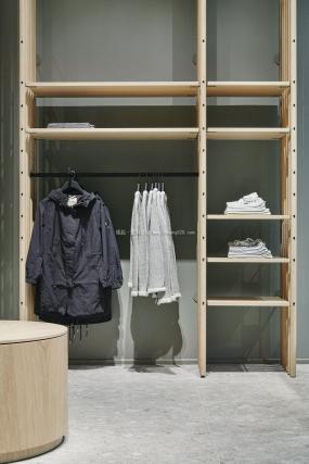 最新個(gè)性服裝店裝飾實(shí)景圖