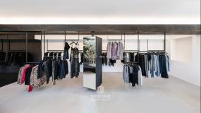 個(gè)性服裝店裝修高清圖片