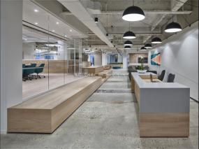 現(xiàn)代工業(yè)簡約風(fēng)格服裝店裝修圖片