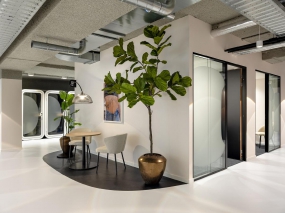 企業(yè)大辦公樓裝修實(shí)景圖