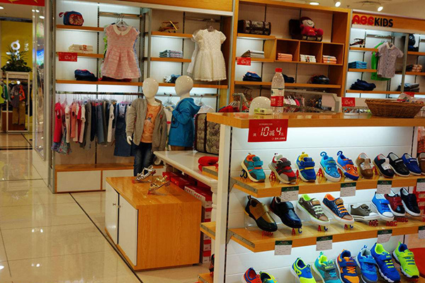 童鞋<a href=http://www.tt45tt.cn/pictrue/zmd target=_blank class=infotextkey>專賣店裝修效果圖</a>片